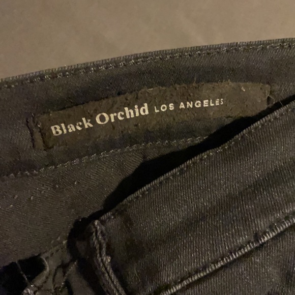 Black Orchid Distressed Skinny - Picture 3 of 4